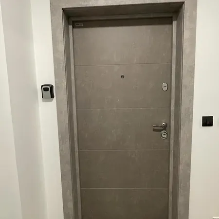 Joy Vracar 3 Bedrooms 2 Bathrooms Apartment *