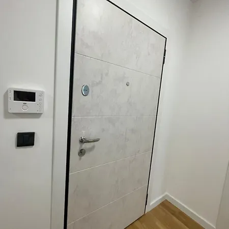 Joy Vracar 3 Bedrooms 2 Bathrooms Apartment