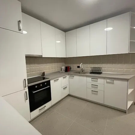 Joy Vracar 3 Bedrooms 2 Bathrooms *