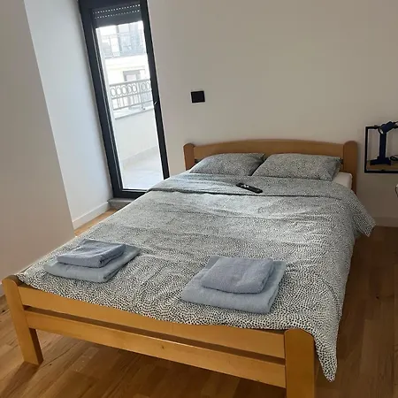 Joy Vracar 3 Bedrooms 2 Bathrooms Apartment *