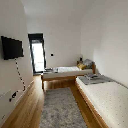 Joy Vracar 3 Bedrooms 2 Bathrooms Apartment